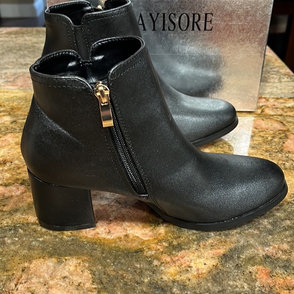 Women’s black chunky square gold zipper black slip on boots chunky square heal - Picture 4 of 10